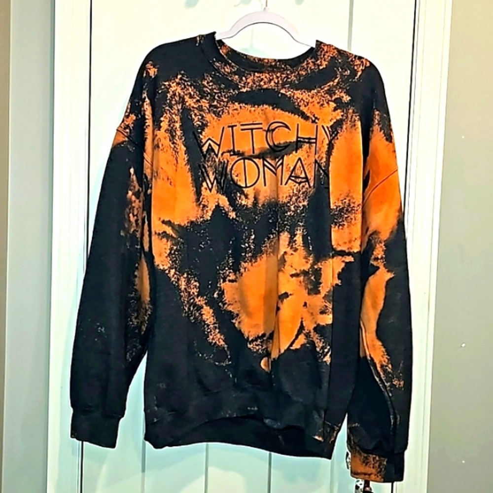 Gildan Womens Beautiful Halloween "Witchy Woman" bleach sweatshirt sz xlg!!!